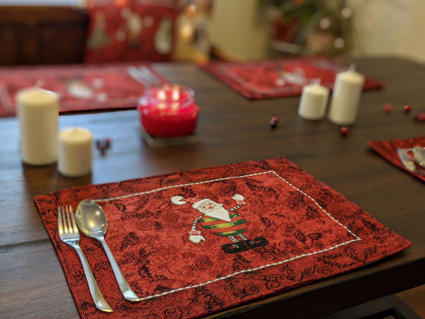 Tache Here Comes Santa Claus Vintage Holiday Woven Tapestry Red Christmas Placemat Set of 4 (8577PM)