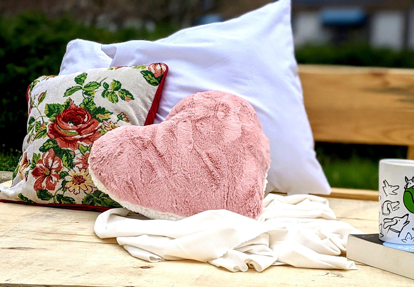 Tache Faux Fur Pink White Heart Shape Throw Pillow (#7)