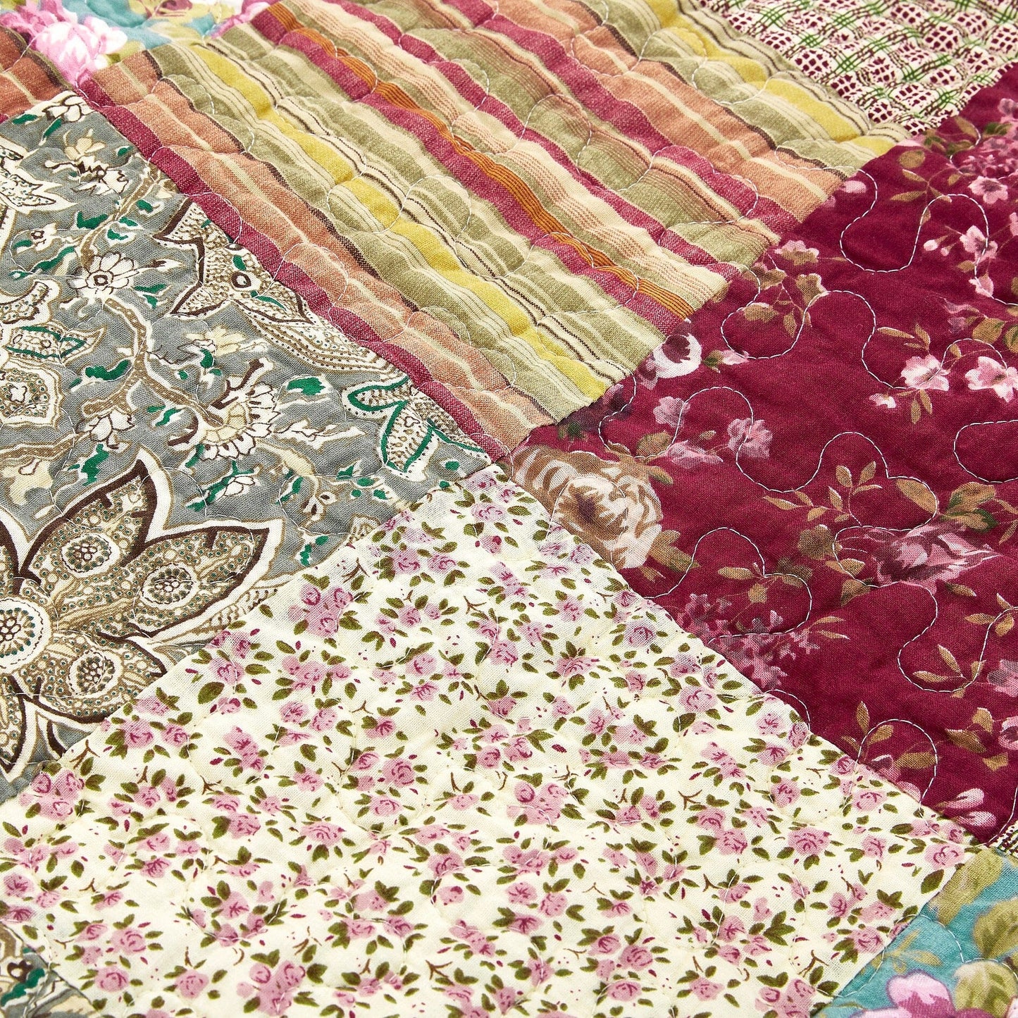 Tache Fairy Tale Tea Party Beige Burgundy Paisley Floral Cotton Patchwork Quilted Throw Blanket (DXJ103443)