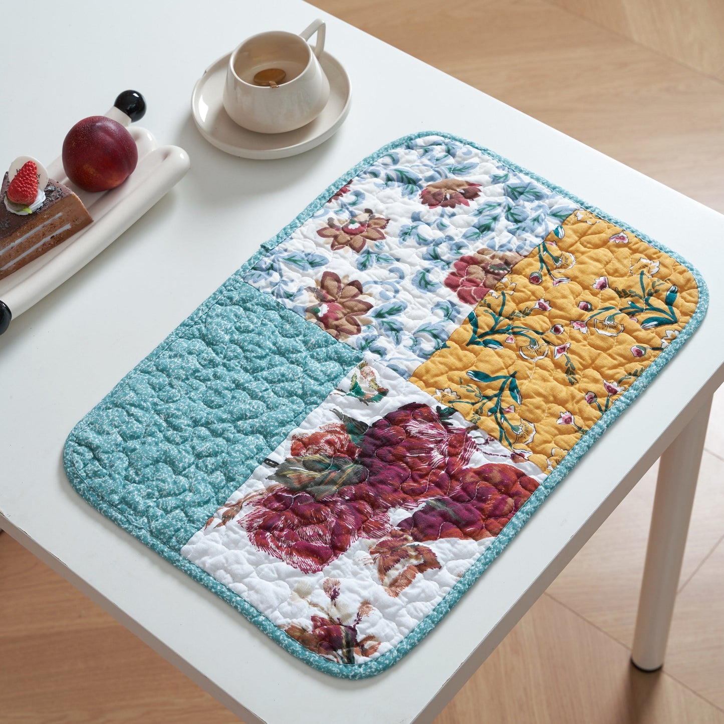 Tache Old World Garden Pastel Blue Yellow Red Hummingbirds Cotton Patchwork Placemats (JHW-936)