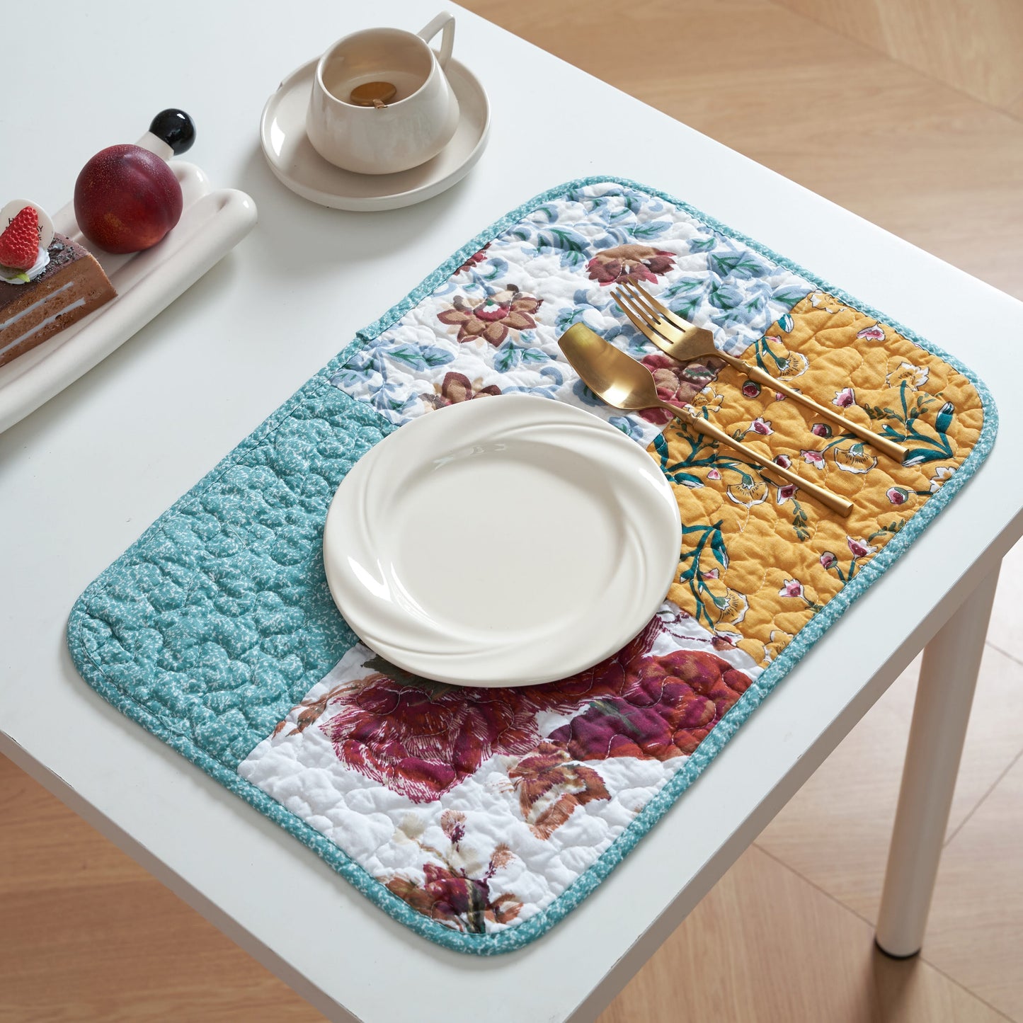 Tache Old World Garden Pastel Blue Yellow Red Hummingbirds Cotton Patchwork Placemats (JHW-936)