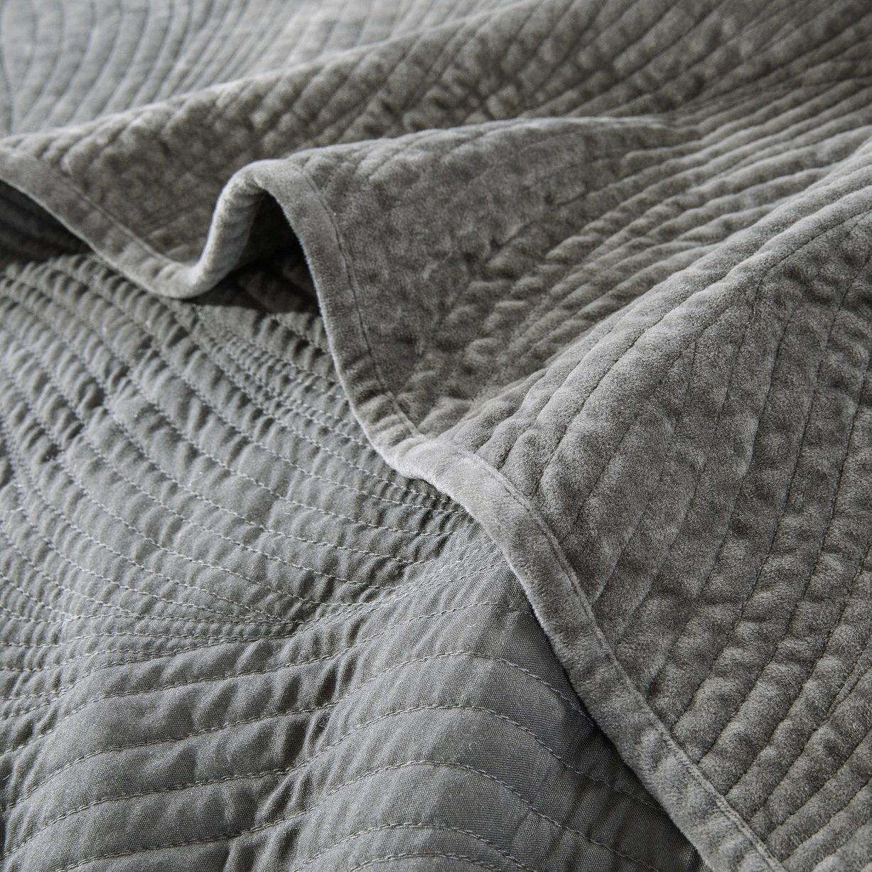 Tache Plush Dreams Dark Taupe Chocolate Waves Velvet Quilt Set (JHW-852BR)