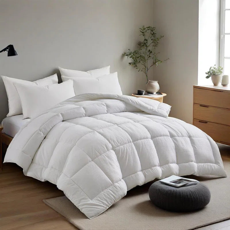 Cleves All-Season Down Alternative Comforter – Hypoallergenic, Lightweight & Machine Washable White Comforter for Bed, 300 Thread Count Microfiber Cover –Full/King Sizes