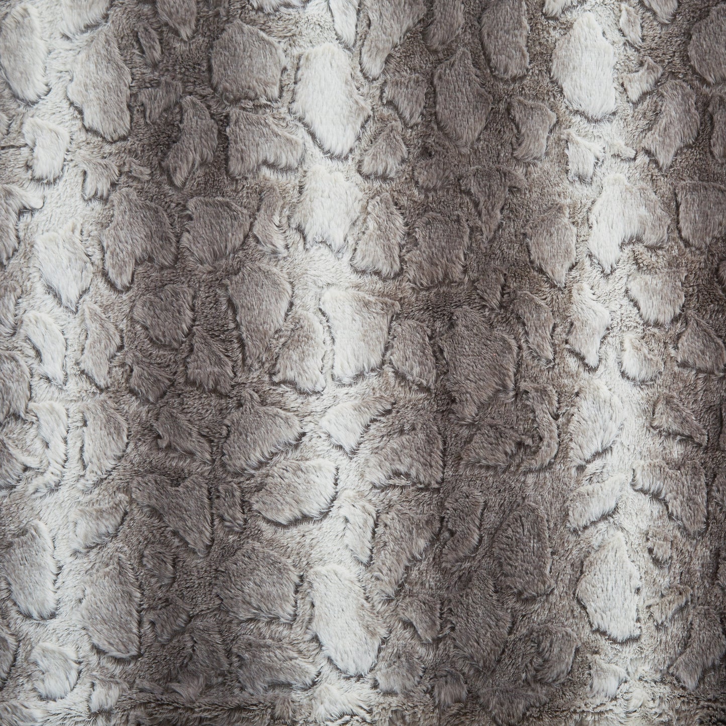 Tache Silver Snow Giraffe Faux Fur Throw Blanket (DY16)