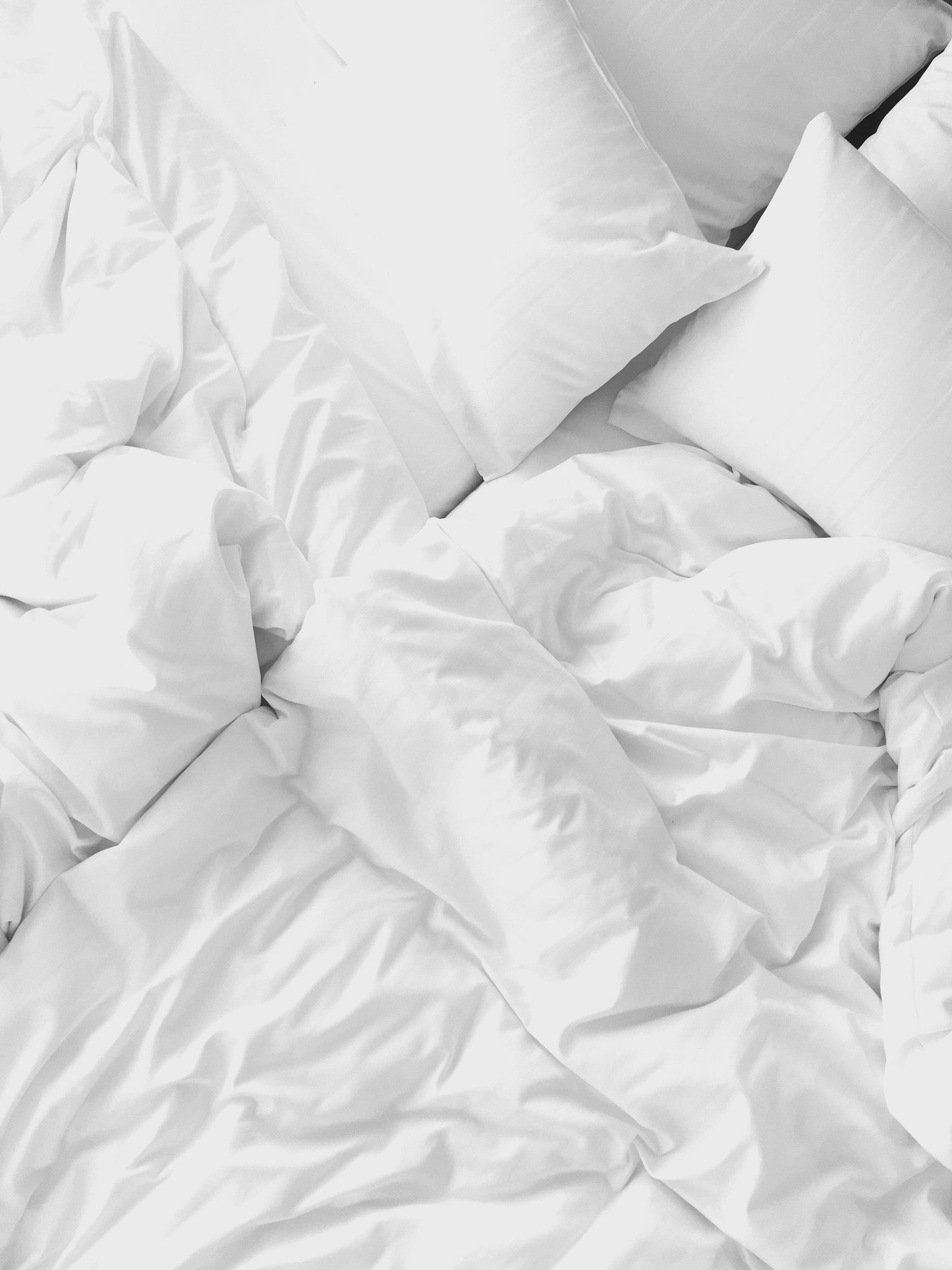 Cloud White Microfiber Bed Sheet Set for a Refined Sleep