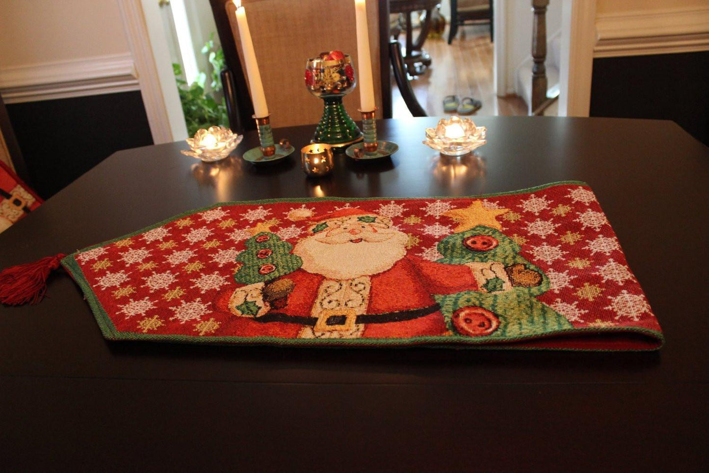 Cotton-Polyester Santa Claus Is Coming to Town Holiday Table Runner