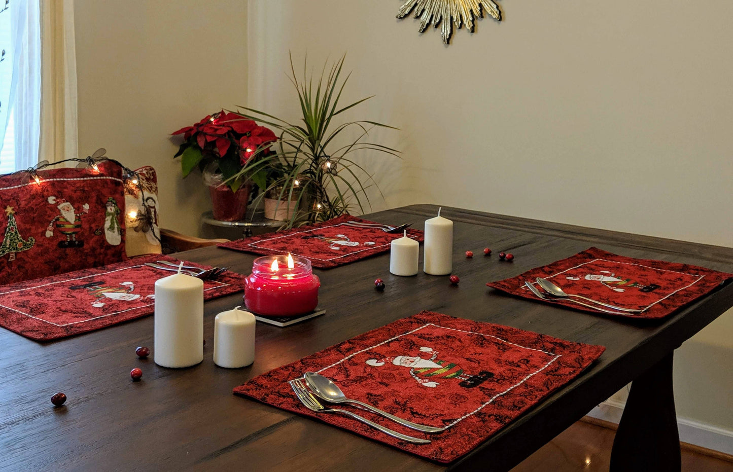 Tache Here Comes Santa Claus Vintage Holiday Woven Tapestry Red Christmas Placemat Set of 4 (8577PM)