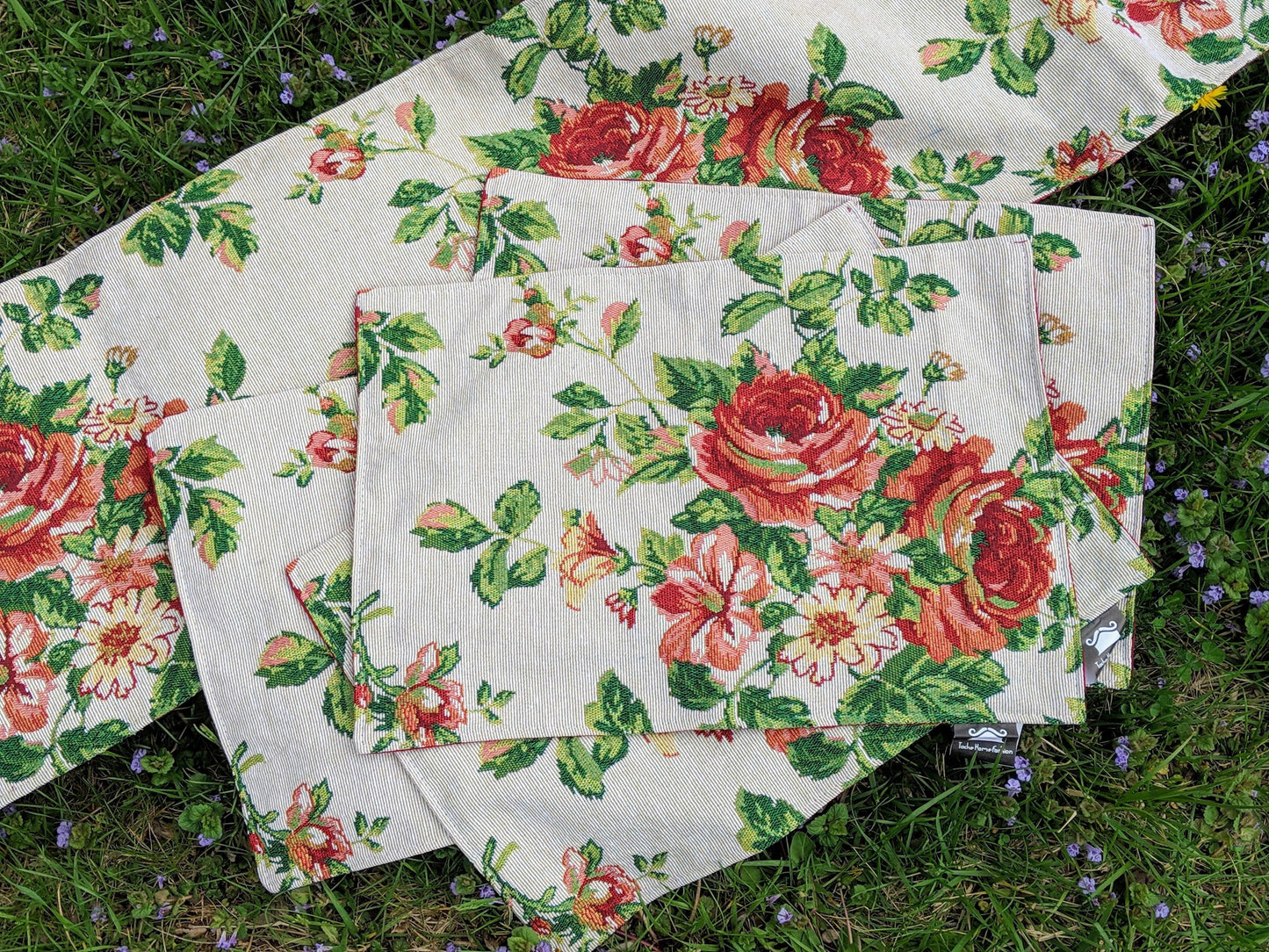 Tache Sweet Roses Vintage Ivory Woven Tapestry Placemat Set (17593PM)