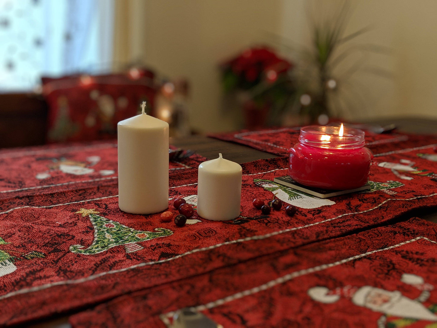 Tache Here Comes Santa Claus Vintage Holiday Woven Tapestry Table Runners (8577TR)