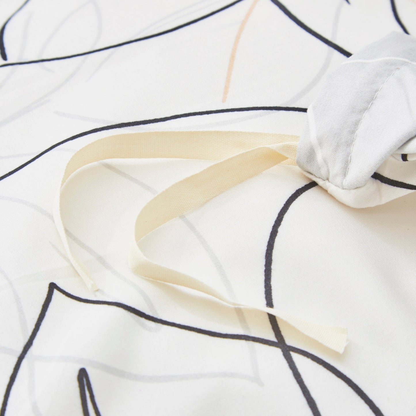 Tache Modern Abstract Leaf Line Art Foliage White Grey Black Gold Reversible Duvet Cover (TJ3571-D)