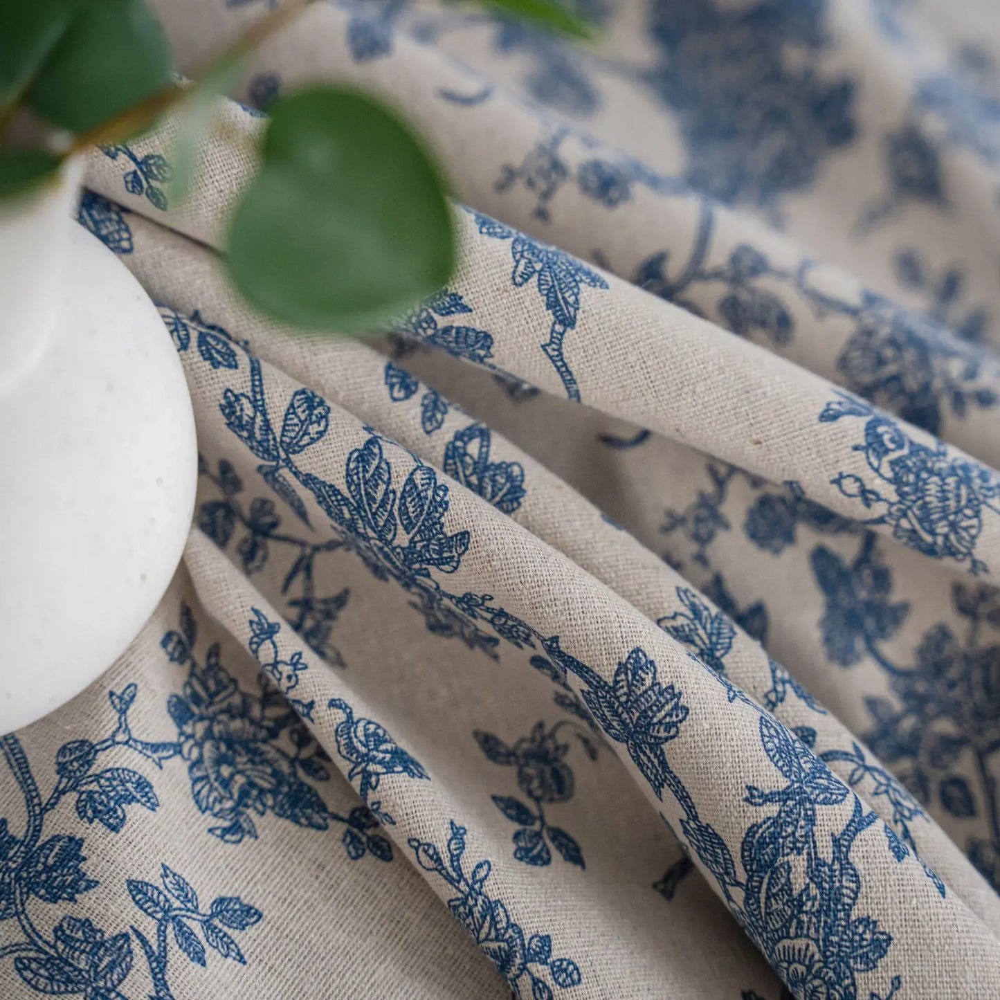 Ins Floral Cotton Linen Tablecloth - Retro Blue Rose Print Dining Table Cover for Kitchen, Parties, Picnics, and Home Decor