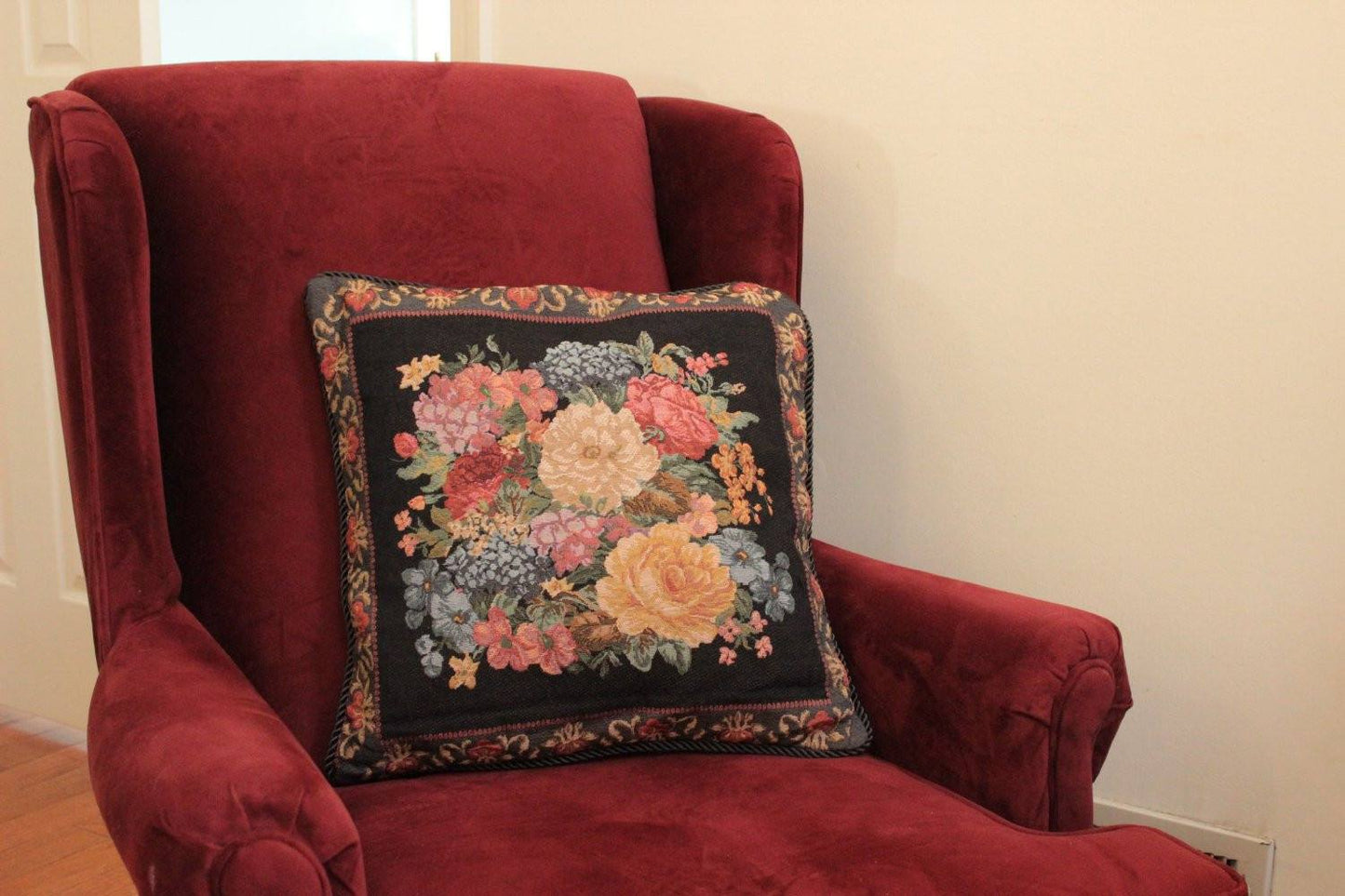 Tache Black Victorian Country Rustic Floral Midnight Awakening Tapestry Throw Pillow Cover (3089BL)