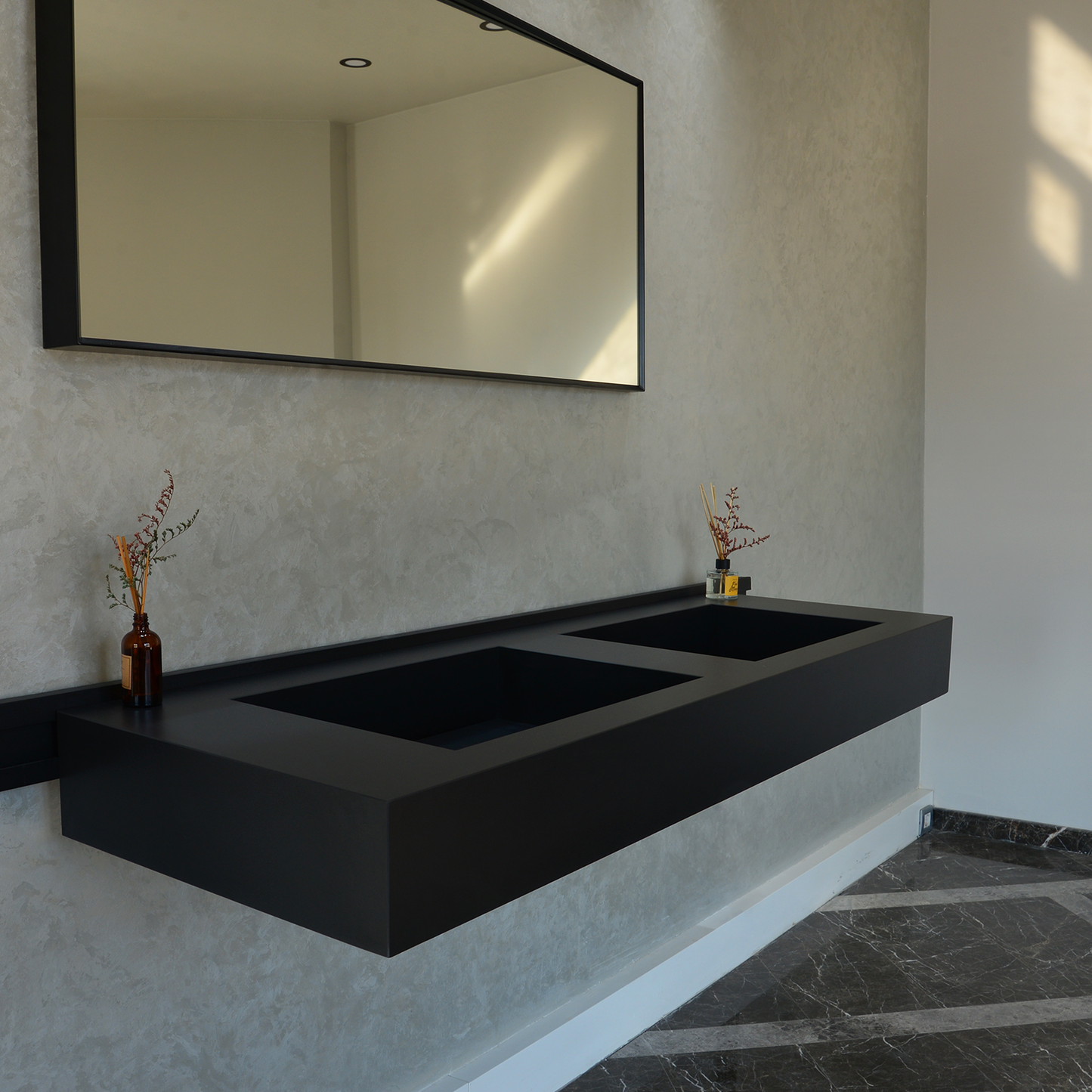 HANDCRAFTED INFINITY – TOTAL BLACK ENGINEERED PORCELAIN SINK (ES-080)