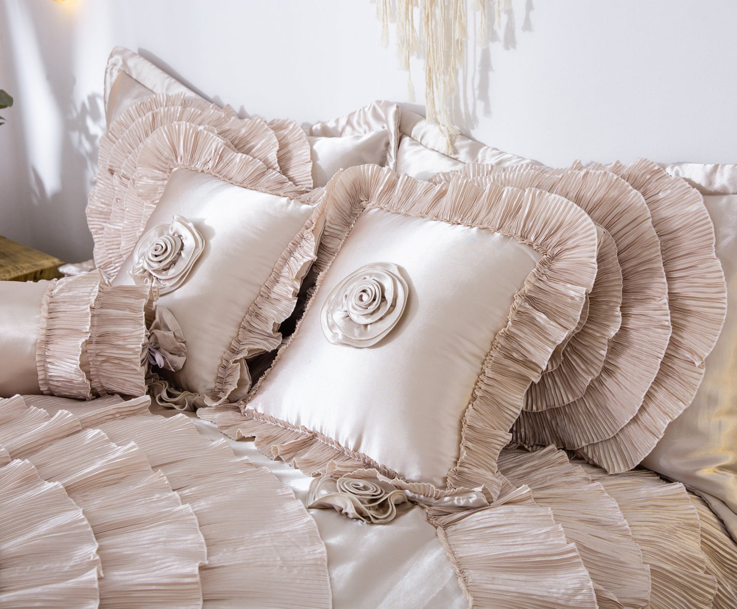 Tache Satin Ruffle Luxury Floral Champagne Beige Frosted Field Comforter Set (MZ1051)