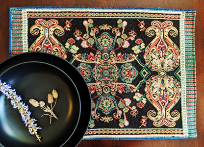 Tache Elegant Black Ornate Paisley Woven Tapestry Placemat Set (18192)