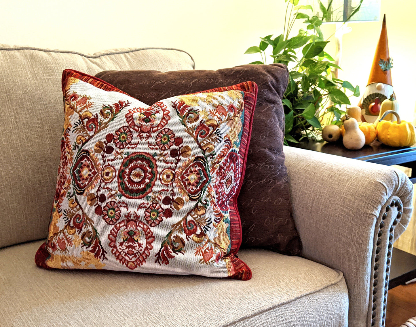Tache Elegant Burgundy Ornate Paisley Woven Tapestry Throw Pillow Cover (18194)