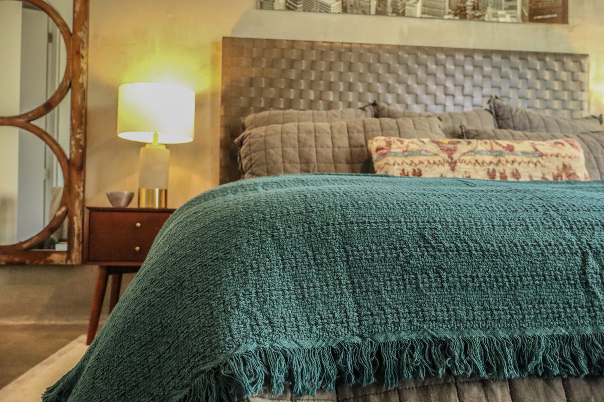 100% Cotton Fringed Throw Blanket, 52 x 65 Inch
