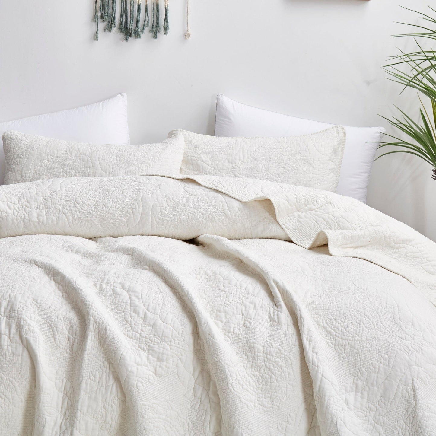 Tache Vanilla Cream Ivory Paisley Damask Stitch Matelassé Cotton Quilt Set (JHW-643)