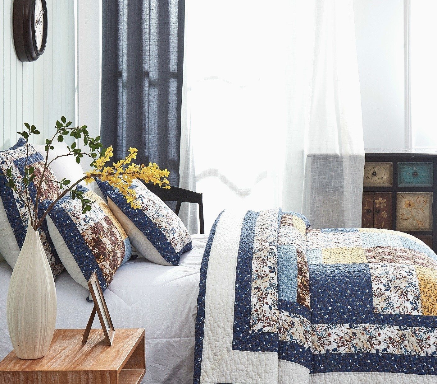 Tache Prairie Sunset White Blue Yellow Brown Floral Cotton Patchwork Quilt Set (JHW-887)