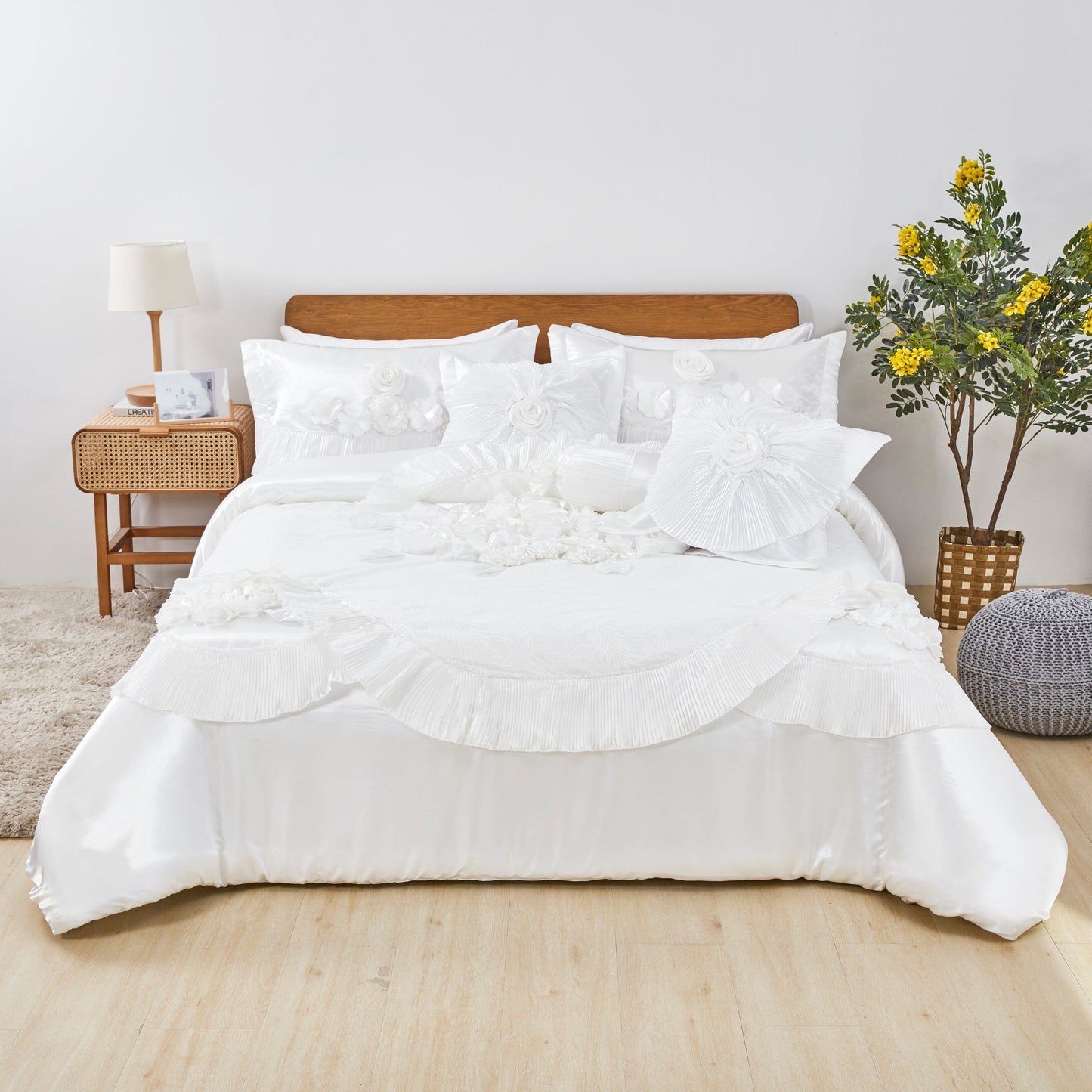 Tache Satin Floral Lace Ruffle White Sweet Victorian Luxurious Comforter Set (MZ002W)