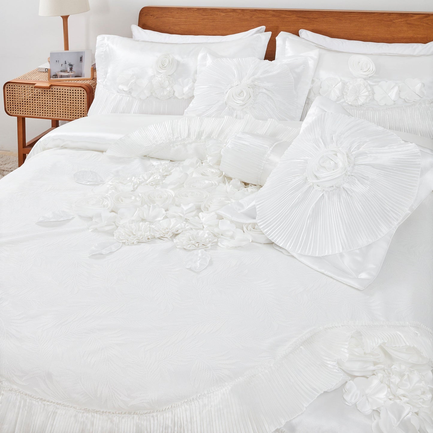 Tache Satin Floral Lace Ruffle White Sweet Victorian Luxurious Comforter Set (MZ002W)