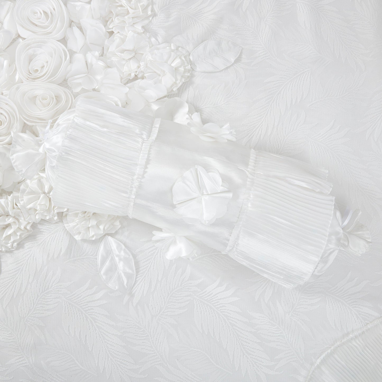 Tache Satin Floral Lace Ruffle White Sweet Victorian Luxurious Comforter Set (MZ002W)