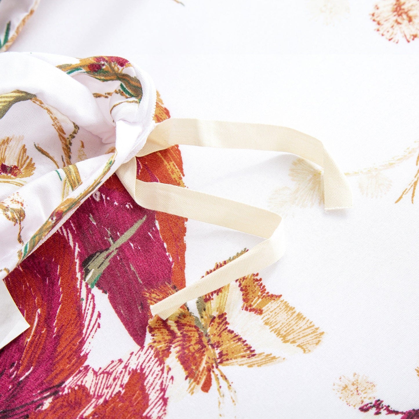 Tache Floral Hummingbirds Burgundy White Vintage Rose Garden Reversible Duvet Cover (SD-7676)