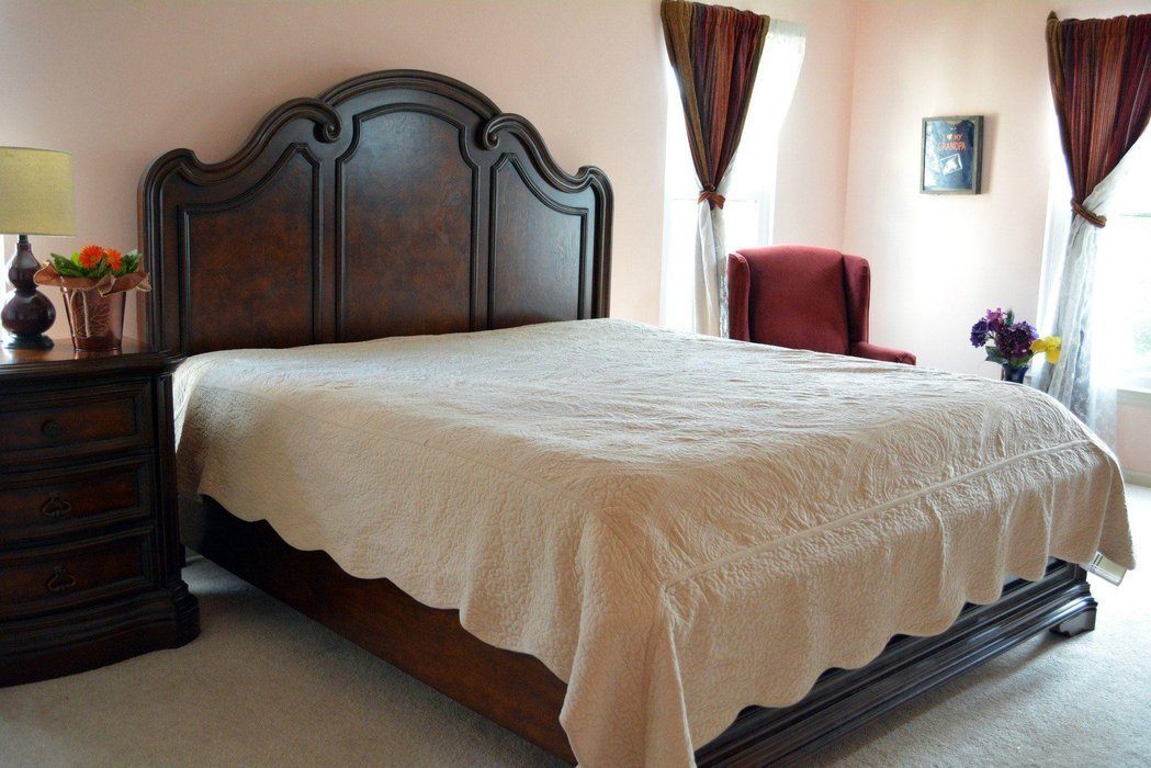 Tache Super Soft Tan Scalloped Good Vibration Quilted Fleece Bedspread Set (DXJ109041-1)