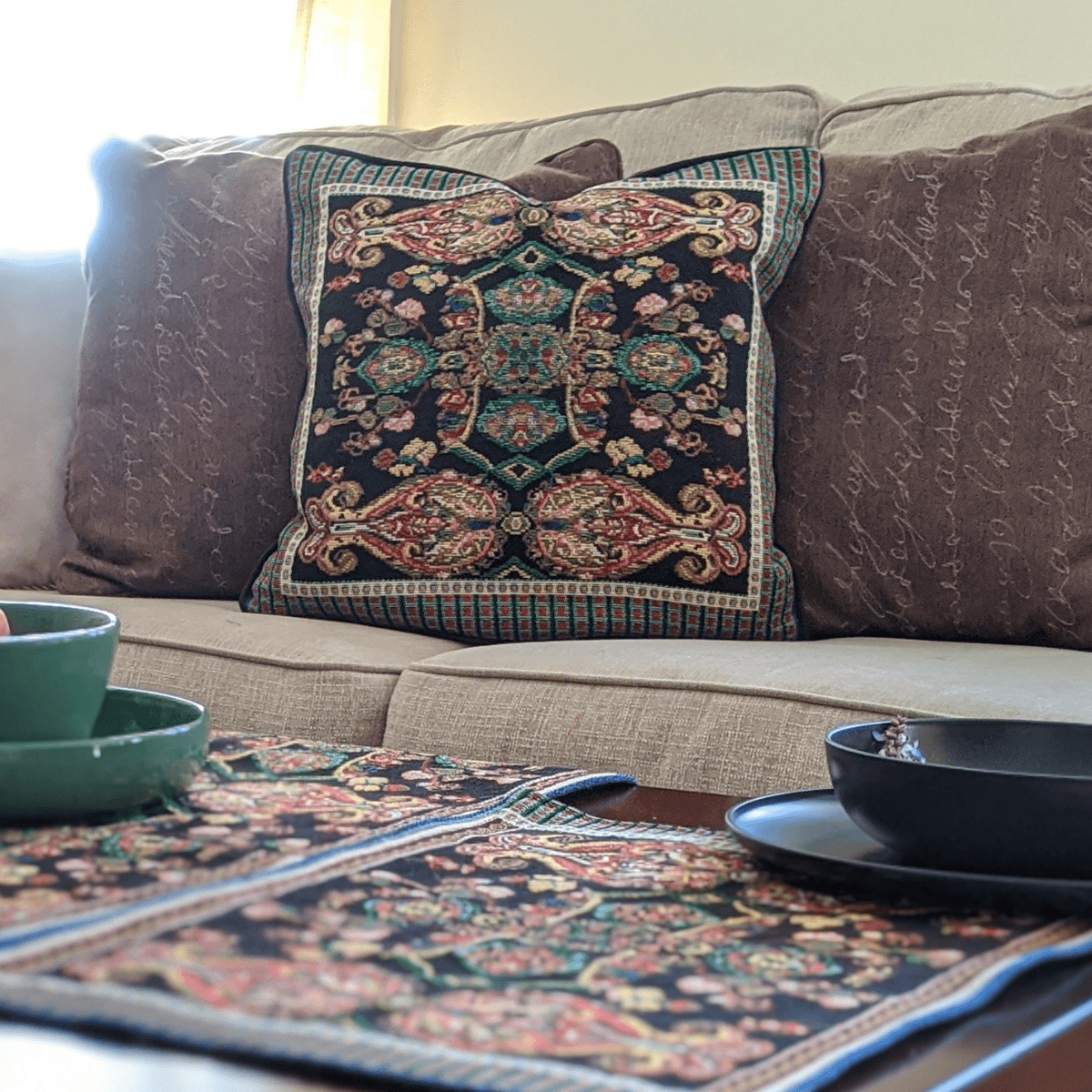 Tache Elegant Black Ornate Paisley Woven Tapestry Throw Pillow Cover (18192)
