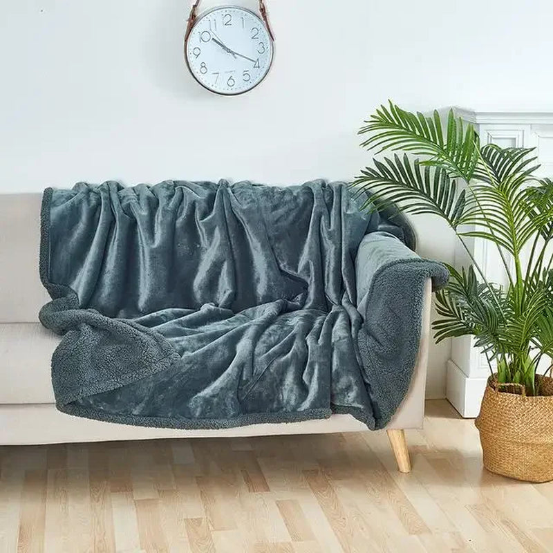 Luxury Shaggy Blanket for Couples - Romantic, Warm, and Cozy King Size Blanket, 100% Polyester, Waterproof, Available for Dropshipping