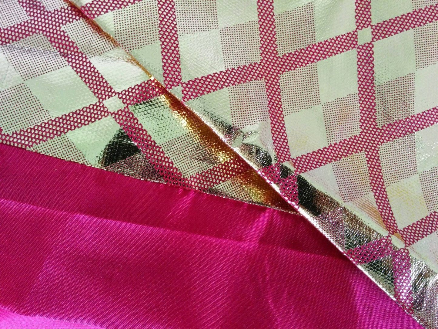 Tache Diamond Net Red Gold Argyle Pleated Tailored Platform 14" Bed Skirt Dust Ruffle (BSK-4353LC)