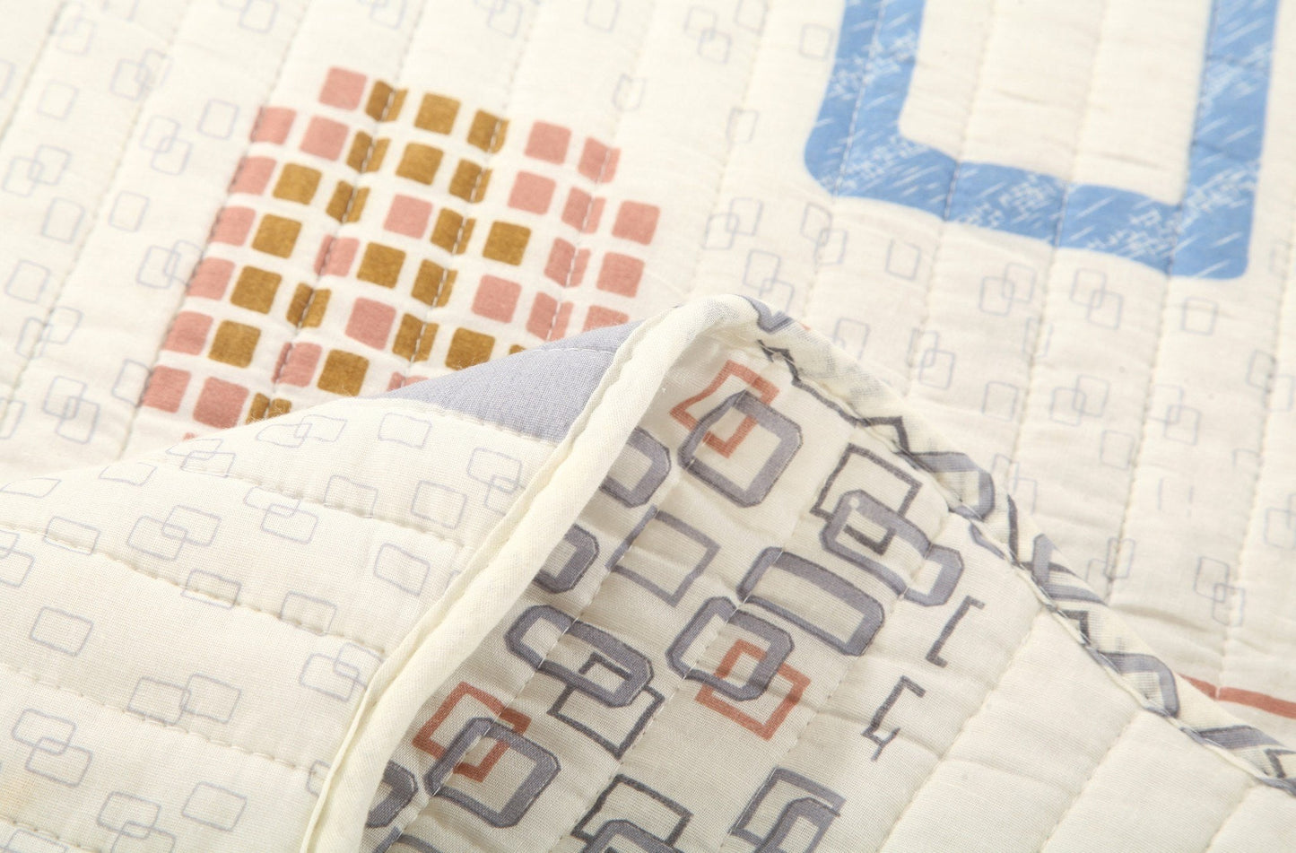 Tache Geometric Cubic Squares Ivory Scalloped Retro Cotton Quilt Bedspread Set (DSW009)