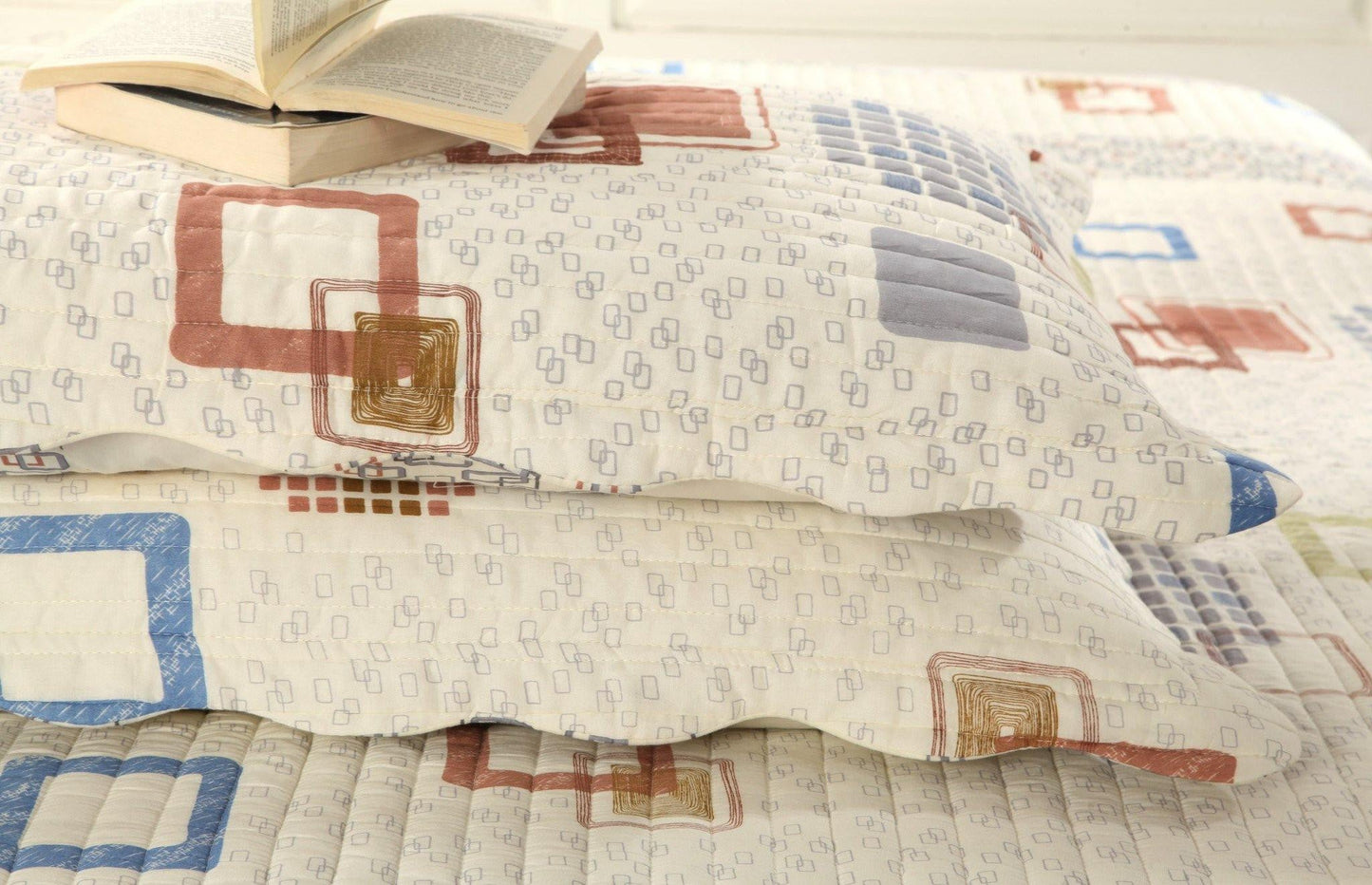 Tache Geometric Cubic Squares Ivory Scalloped Retro Cotton Quilt Bedspread Set (DSW009)