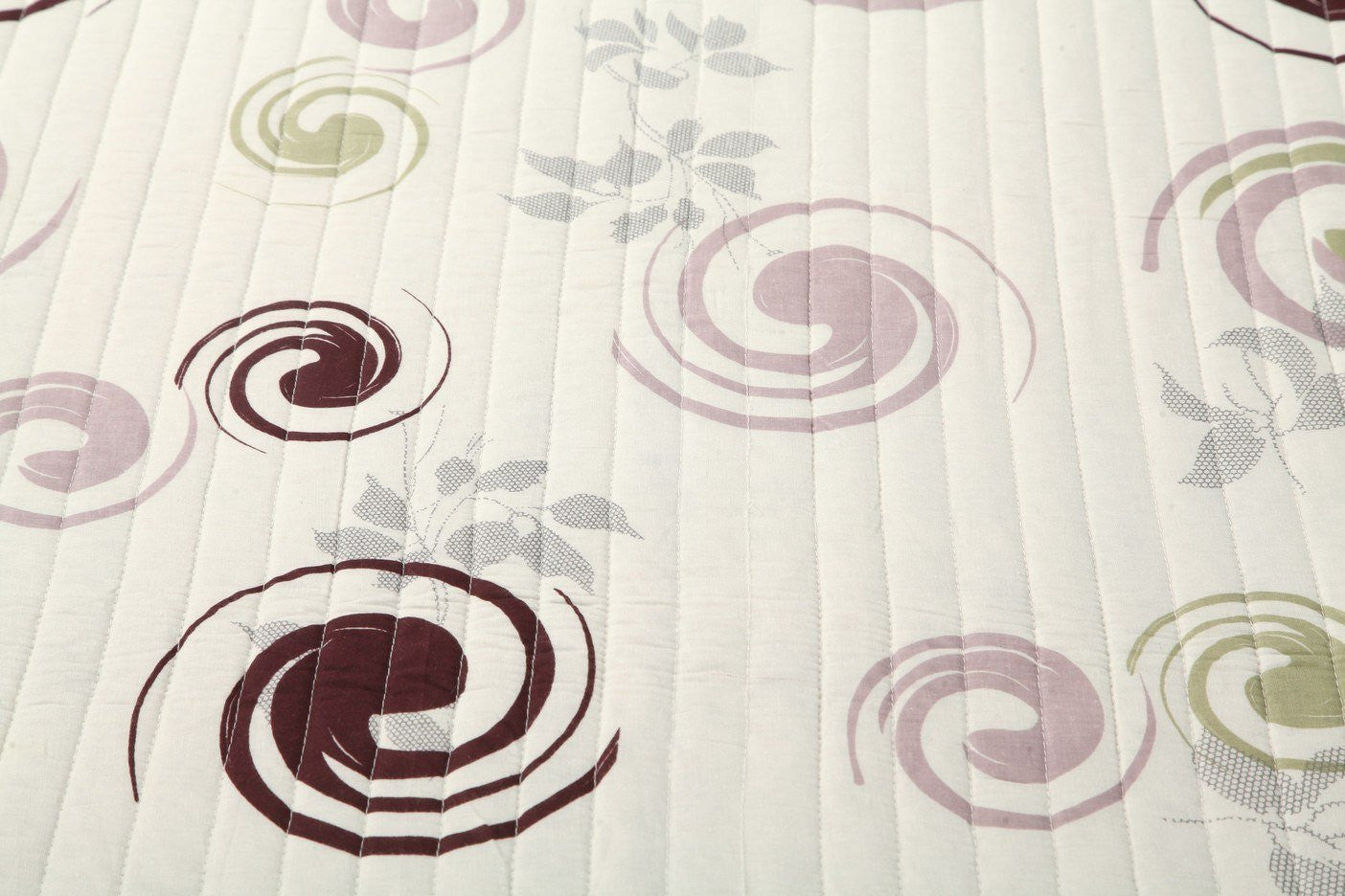 Tache Summer Storm Geometric Swirl Ivory White Scalloped Cotton Quilt Set (DSW019)