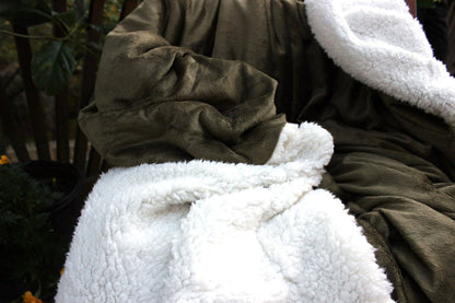 Tache Super Soft Evergreen Micro Fleece Green Sherpa Throw Blanket