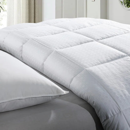 Cleves All-Season Down Alternative Comforter – Hypoallergenic, Lightweight & Machine Washable White Comforter for Bed, 300 Thread Count Microfiber Cover –Full/King Sizes