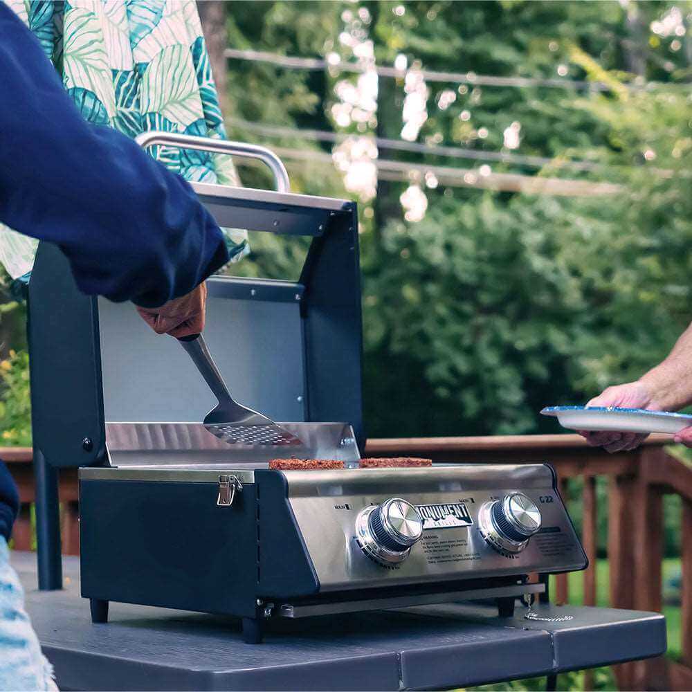 G22 | Stainless Tabletop Propane Gas Grill