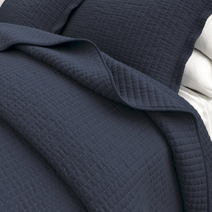 Solid Quilt - Alicia Collection