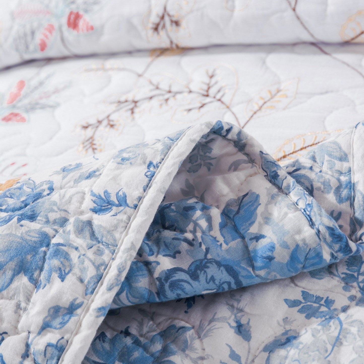 Tache Coastal Cottage Embroidered White Blue Yellow Floral Cotton Patchwork Quilt Set (JHW-668)
