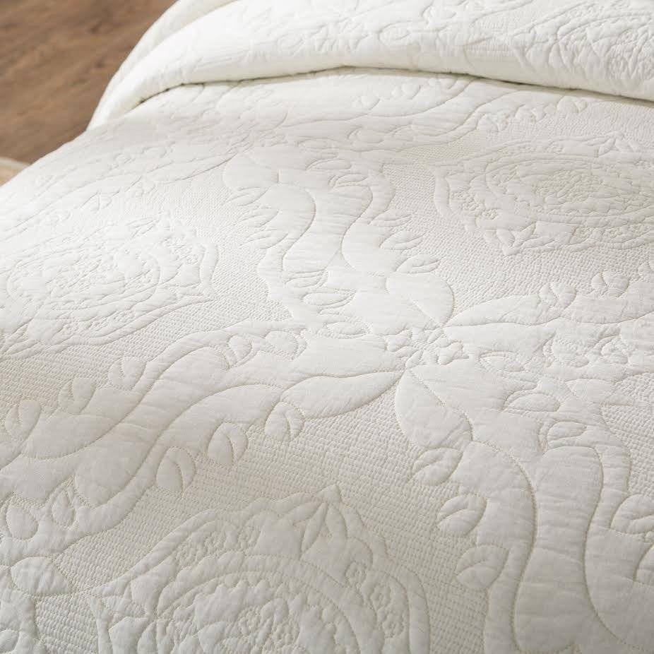 Tache Vanilla Cream Ivory Paisley Damask Stitch Matelassé Cotton Quilt Set (JHW-643)