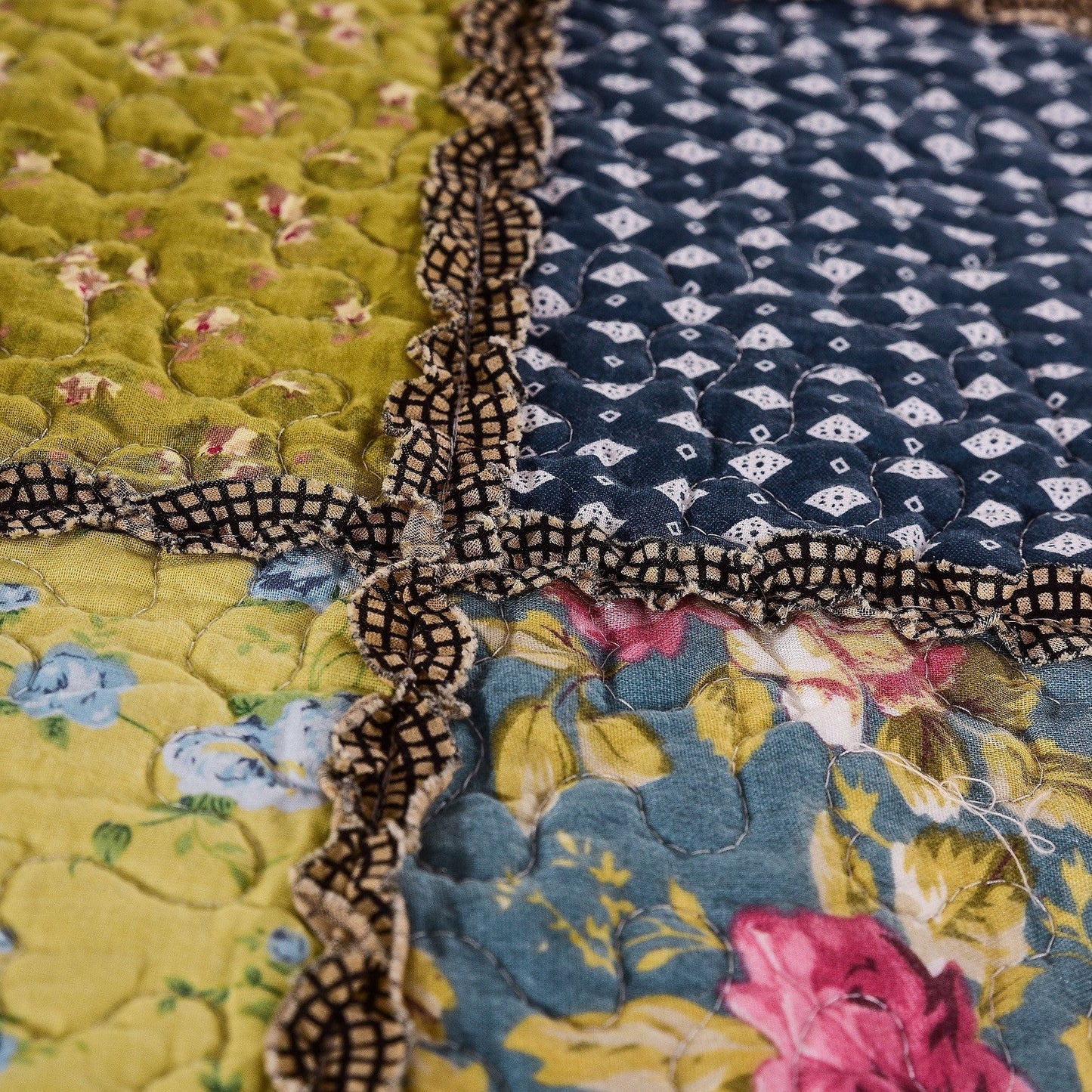 Tache Spring Shower Olive Green Navy Blue Floral Scalloped Cotton Patchwork Quilt Set (DXJ10077)